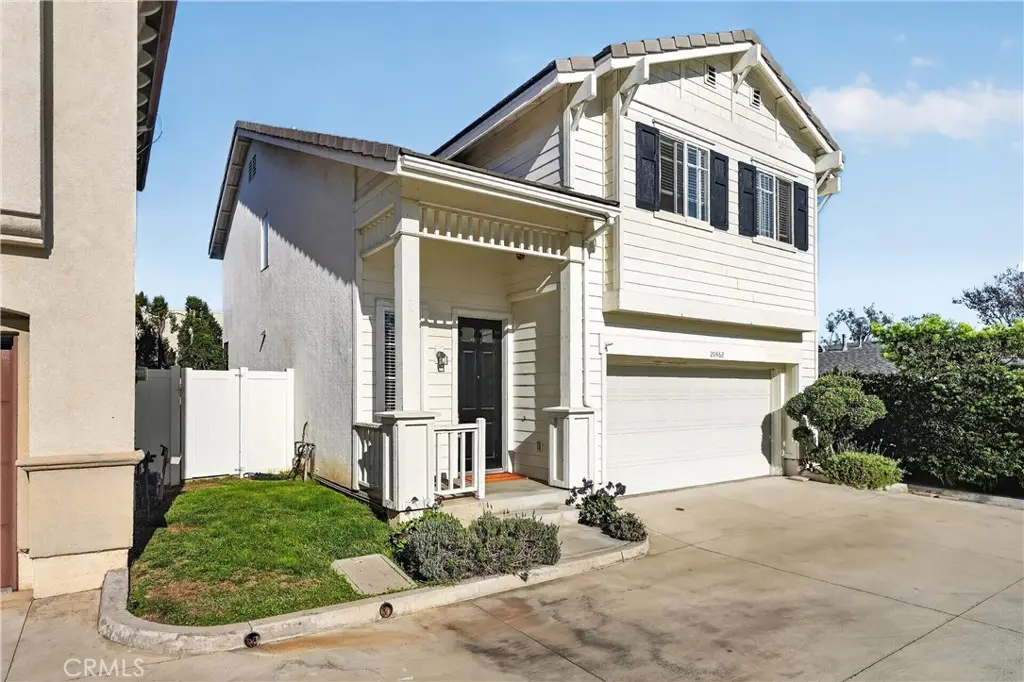 Single Family Residence for rent at 20462 Savanna, Newport Beach, CA featuring 3 beds and 3 baths