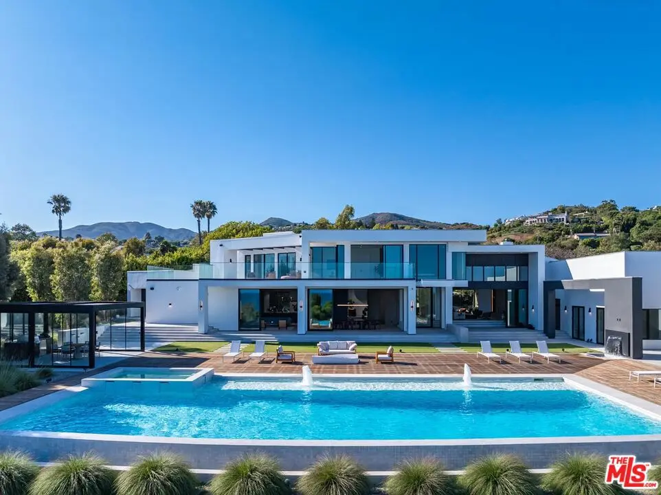 27715 Pacific Coast Highway, Malibu, CA — listing photo 1