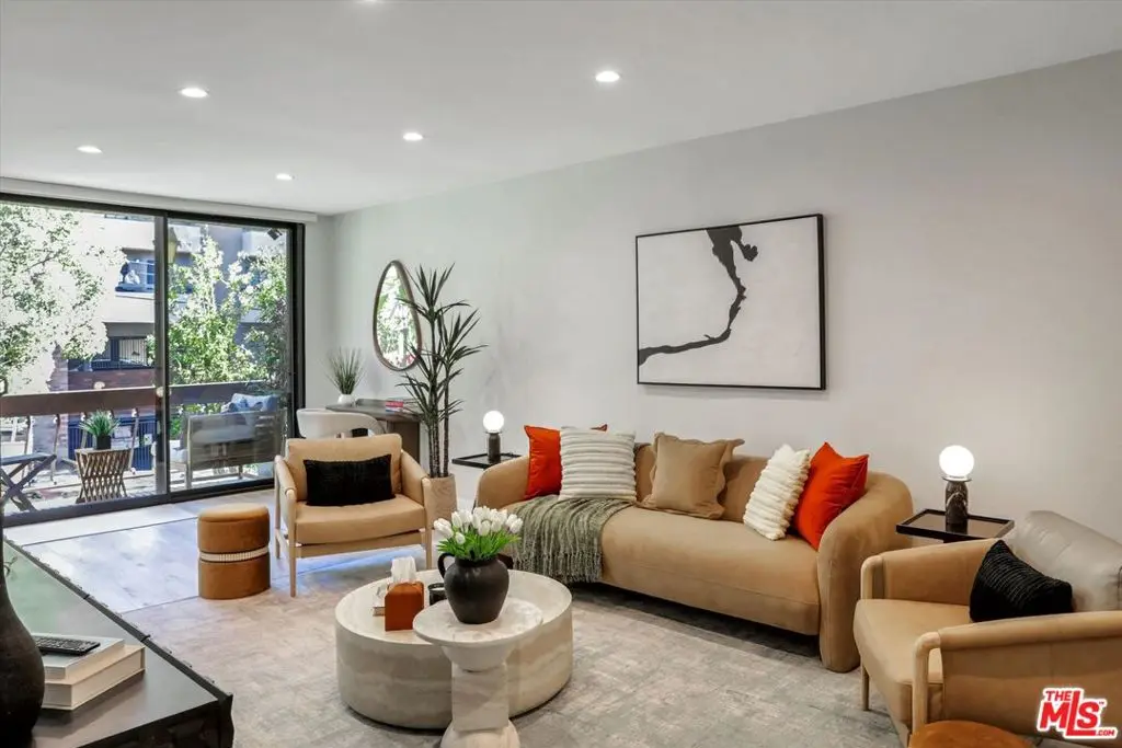 Residential Lease for rent at 7300 Franklin Avenue 346, Los Angeles, Los Angeles County, CA featuring 1 bed and 1 bath