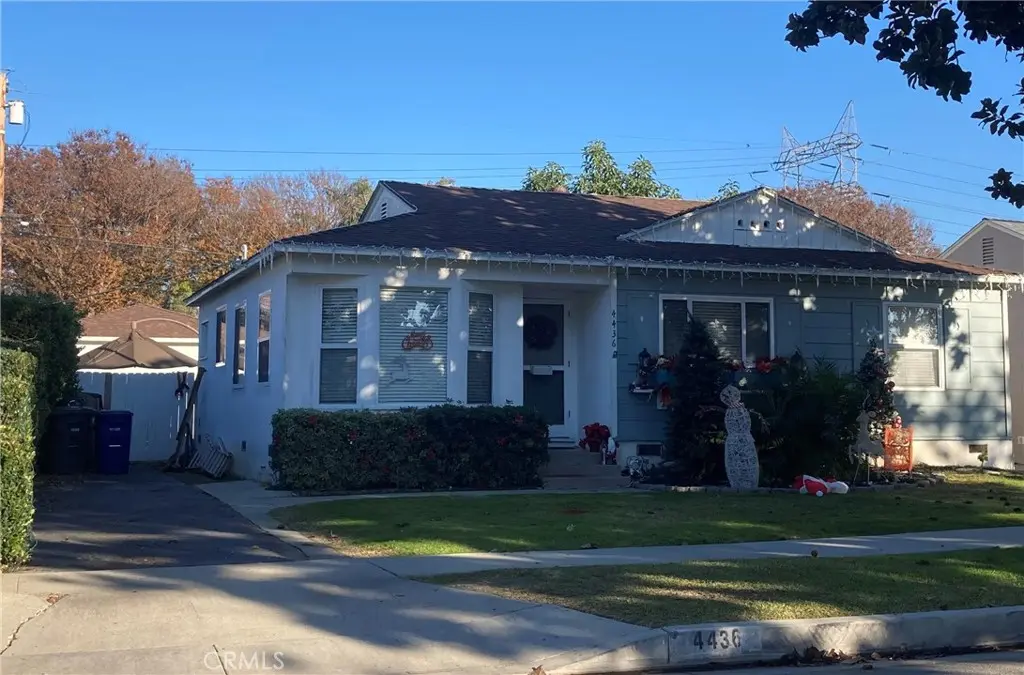 Residential Lease for rent at 4436 Johanna, Lakewood, Los Angeles County, CA featuring 3 beds and 1 bath