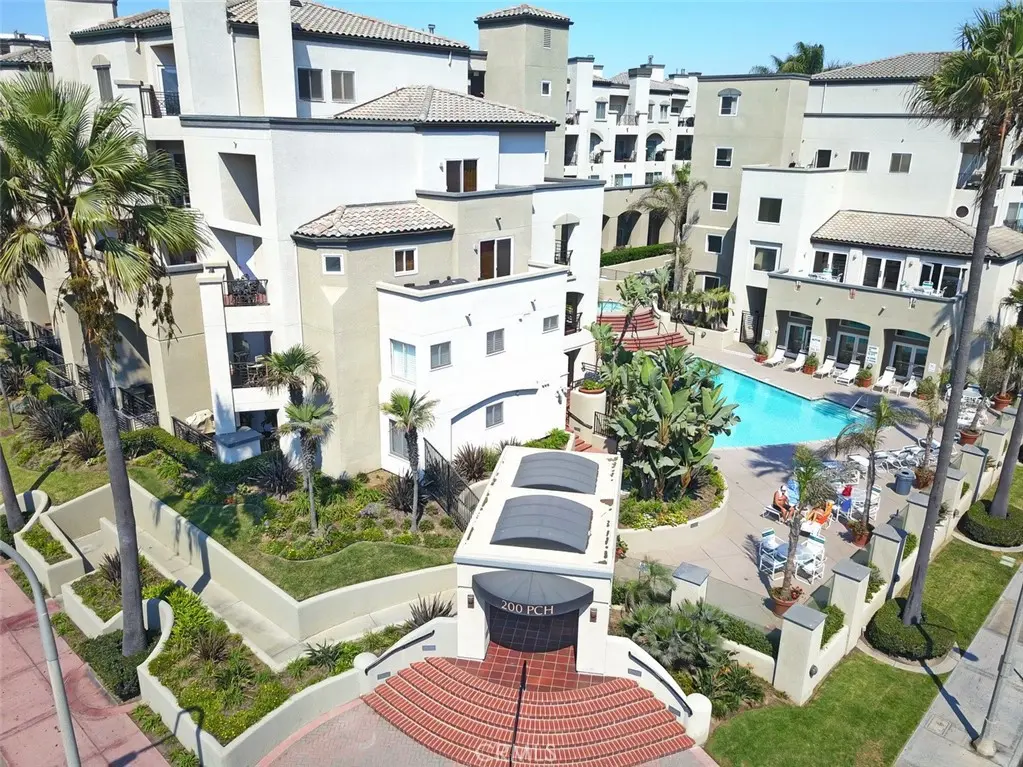200 Pacific Coast Highway 329, Huntington Beach, CA — listing photo 1
