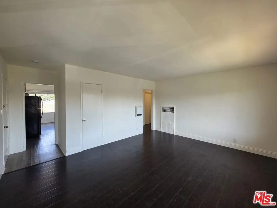 Residential Lease for rent at 221 Argonne Avenue 223.5, Long Beach, Los Angeles County, CA featuring 3 beds and 1 bath