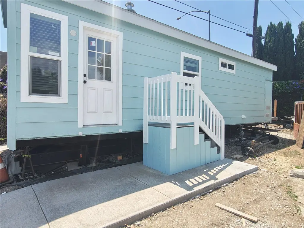 1930 Stewart Street 33, Santa Monica, CA — listing photo 1