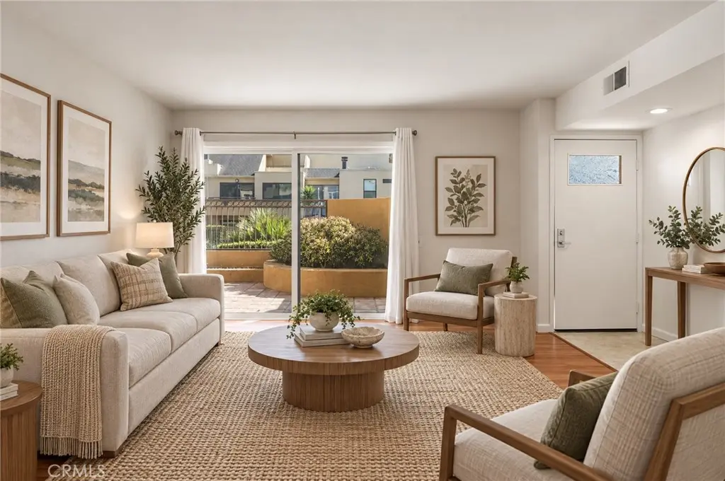 Condominium for rent at 25671 Le Parc 63, Lake Forest, CA featuring 1 bed and 1 bath