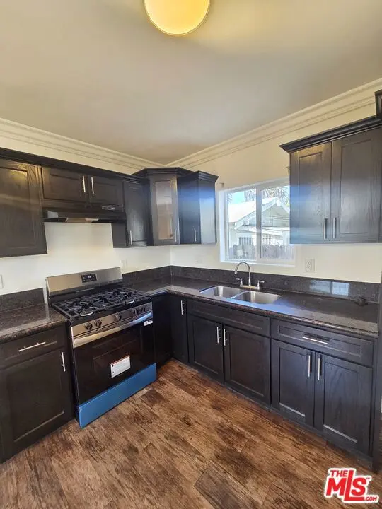 Residential Lease for rent at 1721 W 39th Pl, Los Angeles, Los Angeles County, CA featuring 4 beds and 3 baths
