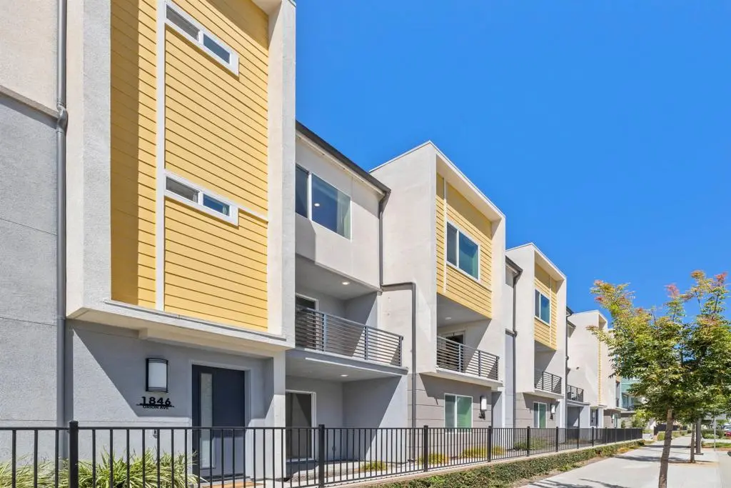 Townhouse for sale at 1846 Orion Avenue, Chula Vista, CA featuring 3 beds and 3 baths