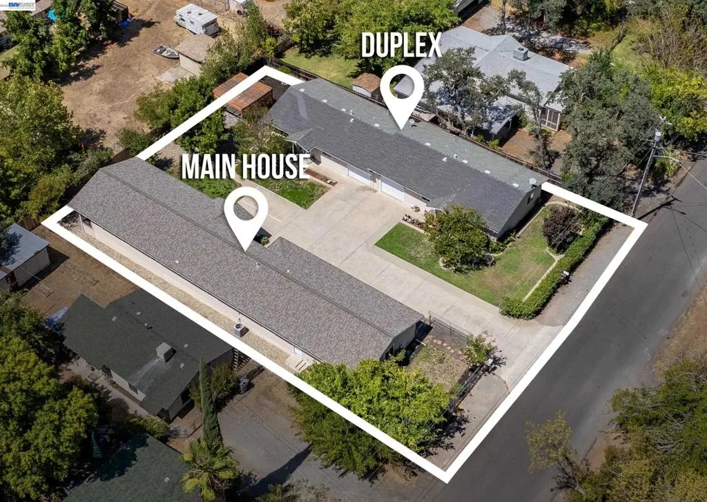 Single Family Residence for sale at 2584 Reservoir Ln, Redding, CA featuring 7 beds and 4 baths