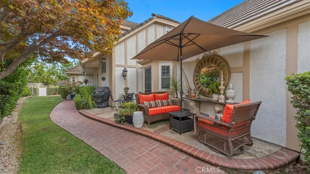 2184 Eiffel Circle, Upland, CA — listing photo 1