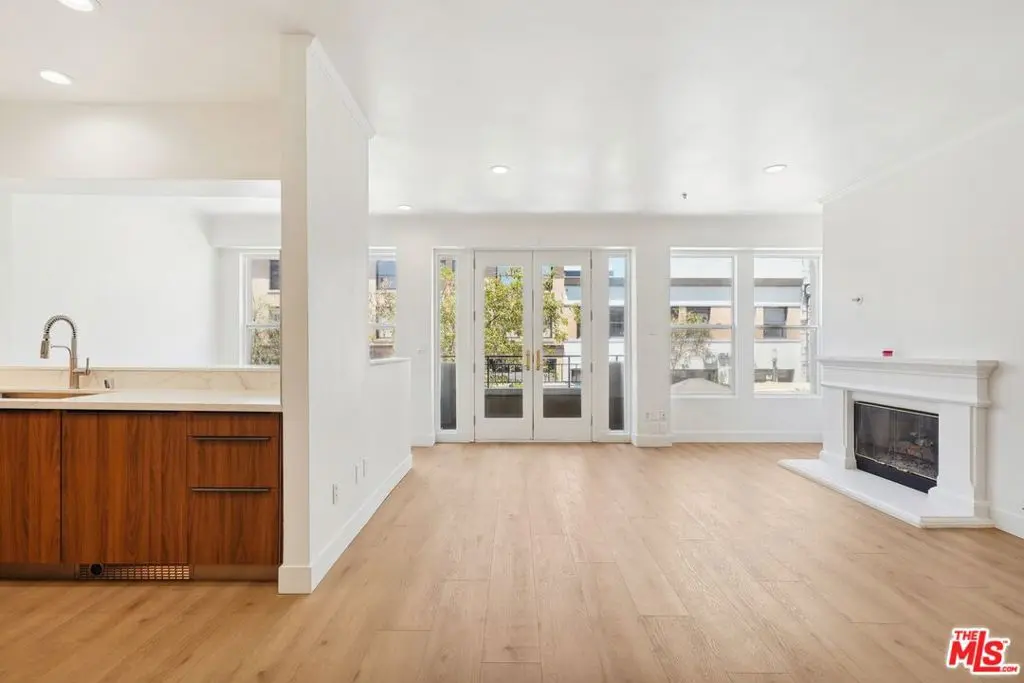 80 N Raymond Avenue 101, Pasadena, CA — listing photo 1