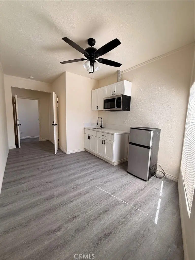 Duplex for rent at 5360 Long Beach, Long Beach, CA and 1 bath