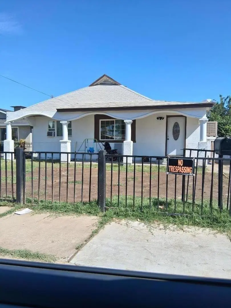 Single Family Residence for sale at 355 E Pleasant Street, Coalinga, CA featuring 2 beds and 1 bath