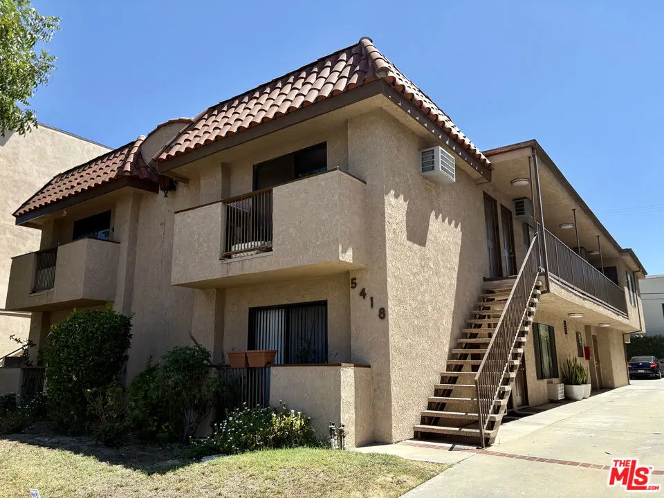 Residential Lease for rent at 5418 Hermitage Avenue 103, Los Angeles, Los Angeles County, CA and 1 bath