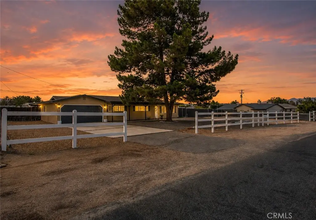 19185 Shoshonee, Apple Valley, CA — listing photo 1