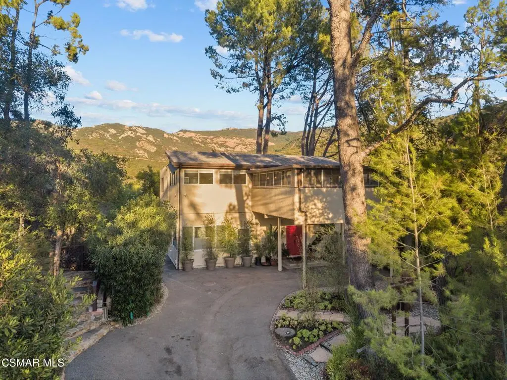 Single Family Residence for sale at 2025 Mckain Street, Calabasas, CA and 4 baths