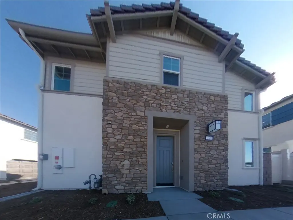 Single Family Residence for rent at 31691 Willowood Way, Menifee, CA featuring 3 beds and 3 baths
