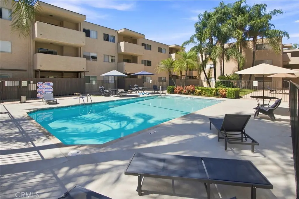 Condominium for sale at 2386 E Del Mar Boulevard 111, Pasadena, CA featuring 1 bed and 1 bath