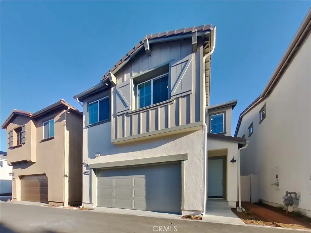 Single Family Residence for rent at 31672 Hans Drive, Menifee, CA featuring 3 beds and 3 baths