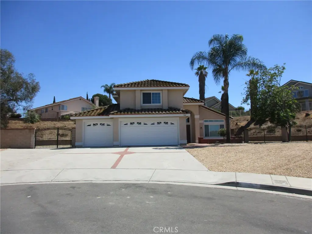 Single Family Residence for rent at 902 Basilone, Riverside, CA featuring 4 beds and 3 baths