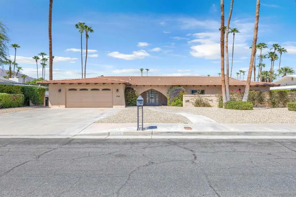 1338 E Via Estrella, Palm Springs, CA — listing photo 1