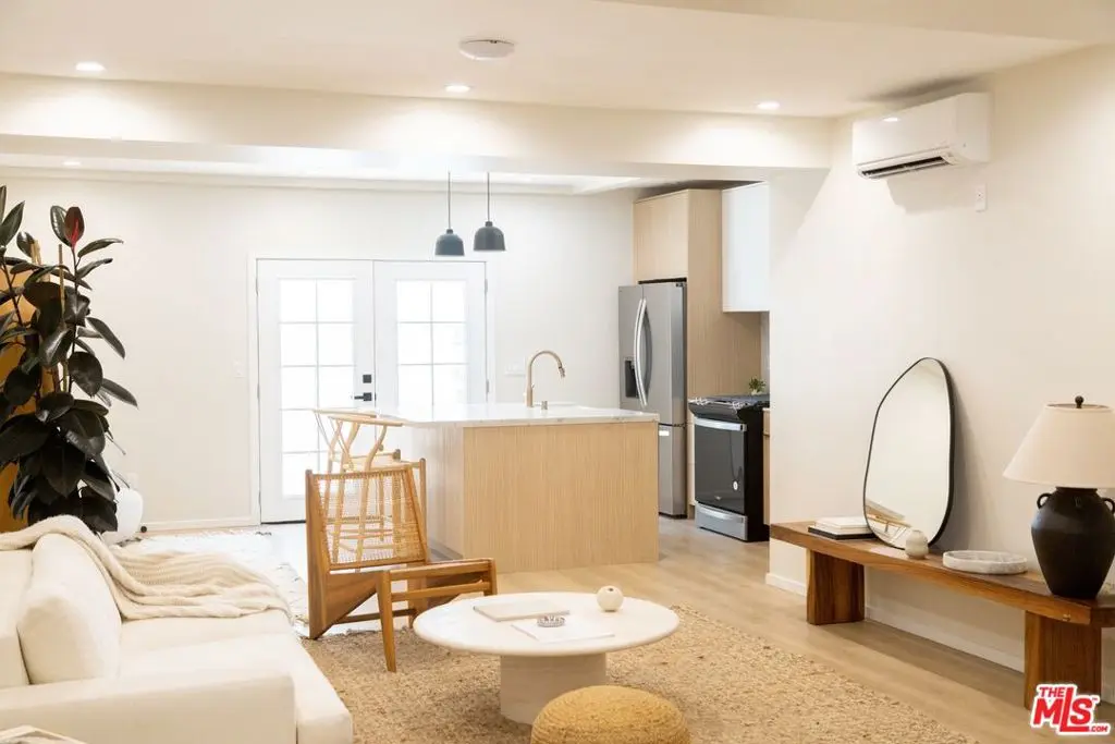 Residential Lease for rent at 1409 N Hudson Avenue, Los Angeles, Los Angeles County, CA featuring 2 beds and 1 bath