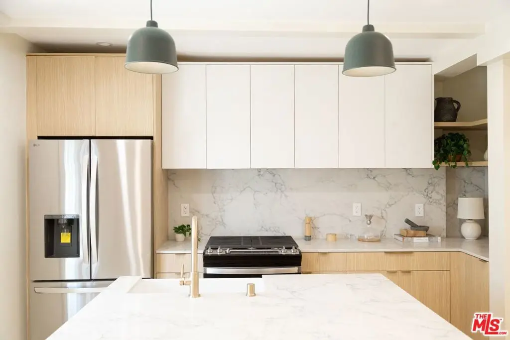 Apartment for rent at 1409 N Hudson Avenue, Los Angeles, CA featuring 2 beds and 1 bath