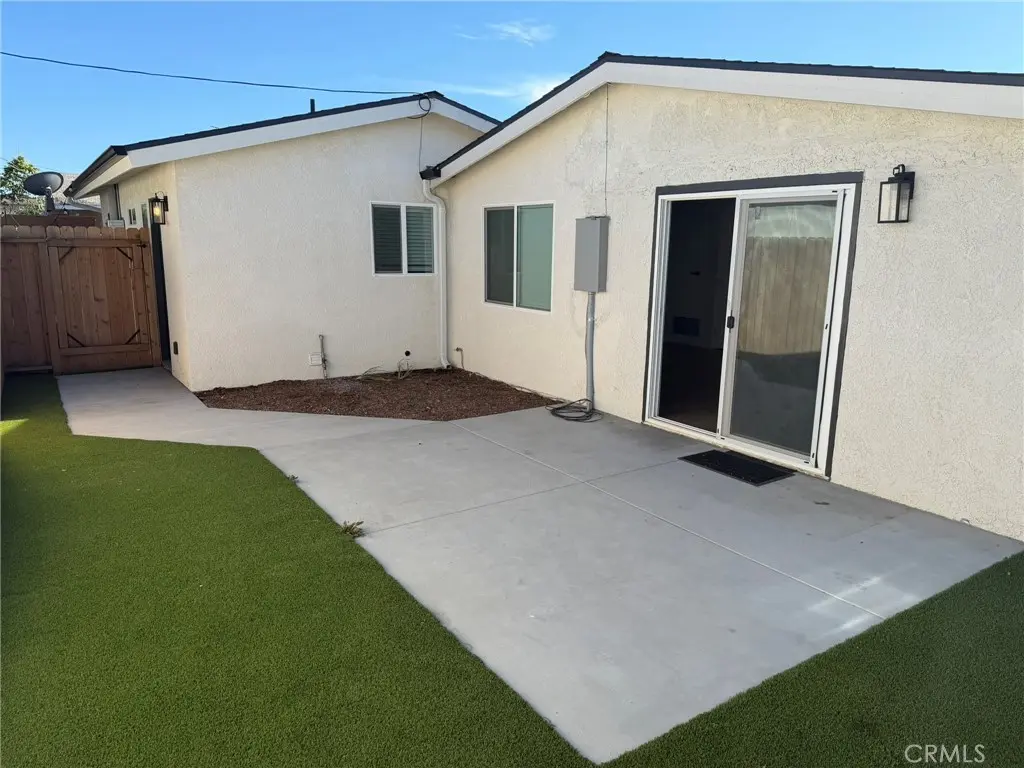 Triplex for rent at 940 N Garden, Anaheim, CA featuring 3 beds and 2 baths