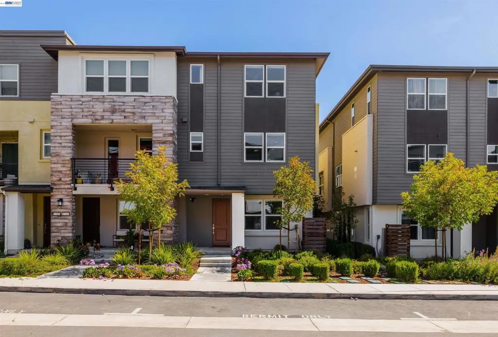 Condominium for sale at 1207 Lorenzini Loop, San Ramon, CA featuring 4 beds and 4 baths