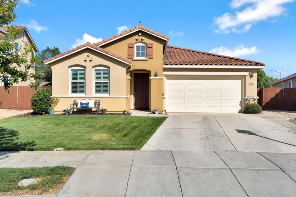 1596 Manzanita Way, Los Banos, CA — listing photo 1