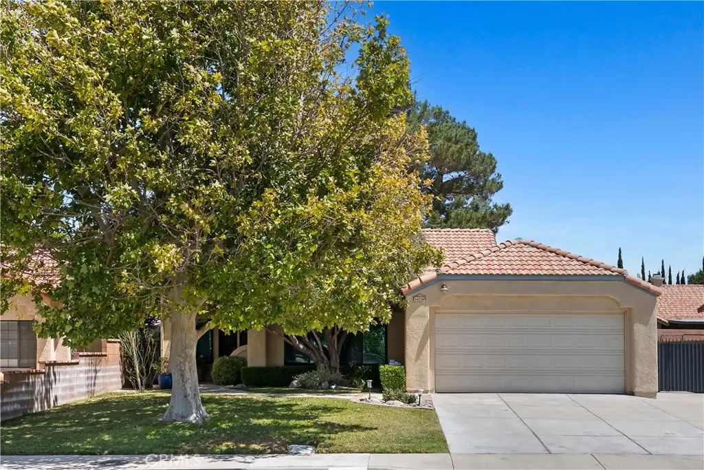 44236 27th W, Lancaster, CA — listing photo 1