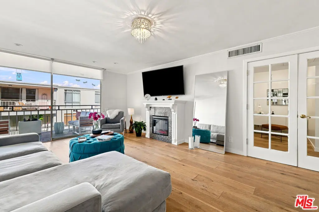 Residential Lease for rent at 7270 Hillside Ave 205, Los Angeles, Los Angeles County, CA featuring 2 beds and 2 baths
