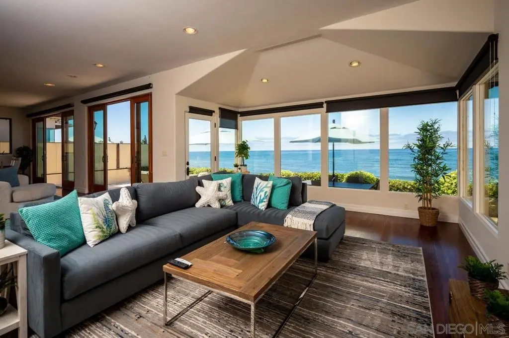 Single Family Residence for rent at 5556 Calumet Avenue, La Jolla, CA featuring 3 beds and 4 baths