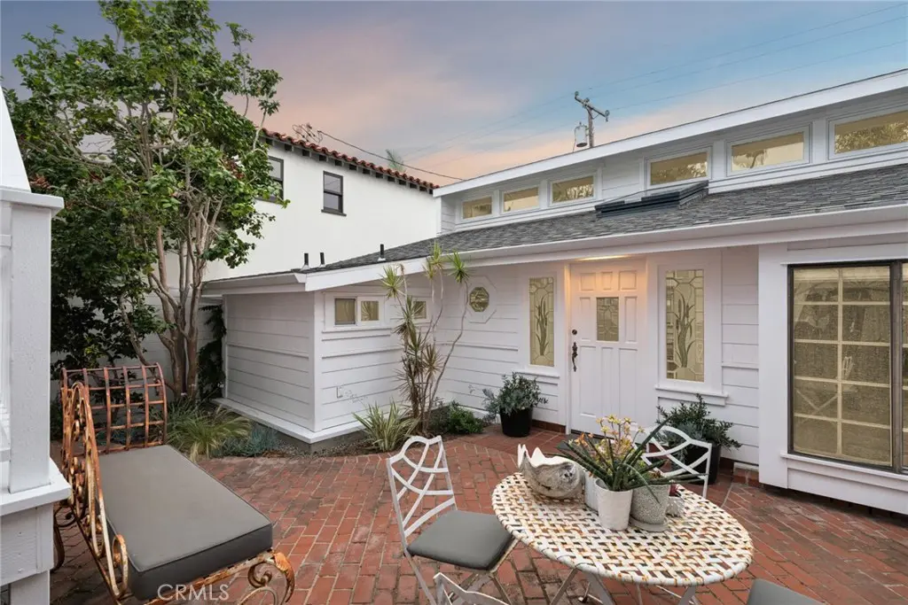 1143 Catalina Street, Laguna Beach, CA — listing photo 1
