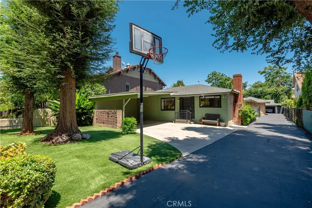 4450 Matilija Avenue, Sherman Oaks, CA — listing photo 1