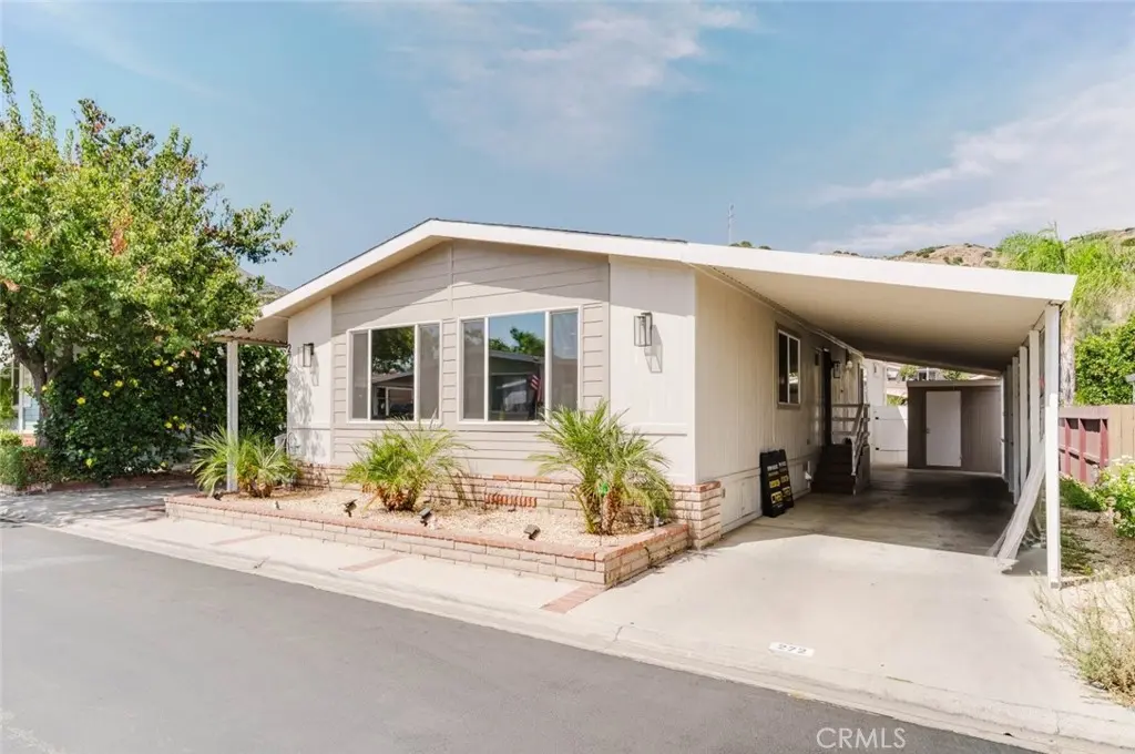 15455 Glenoaks Boulevard 272, Sylmar, CA — listing photo 1