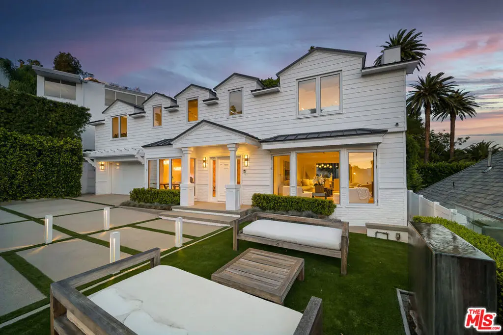 Single Family Residence for sale at 1330 Londonderry Place, Los Angeles, CA featuring 3 beds and 4 baths