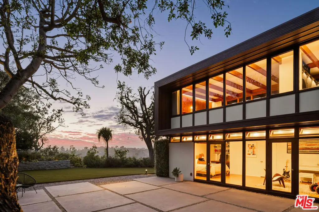 3499 Beverly Glen Boulevard, Sherman Oaks, CA — listing photo 1