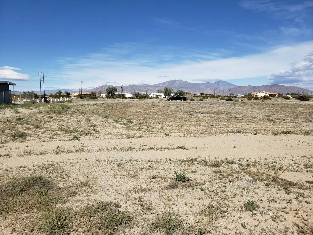 2324 Marina Drive, Thermal, CA — listing photo 1