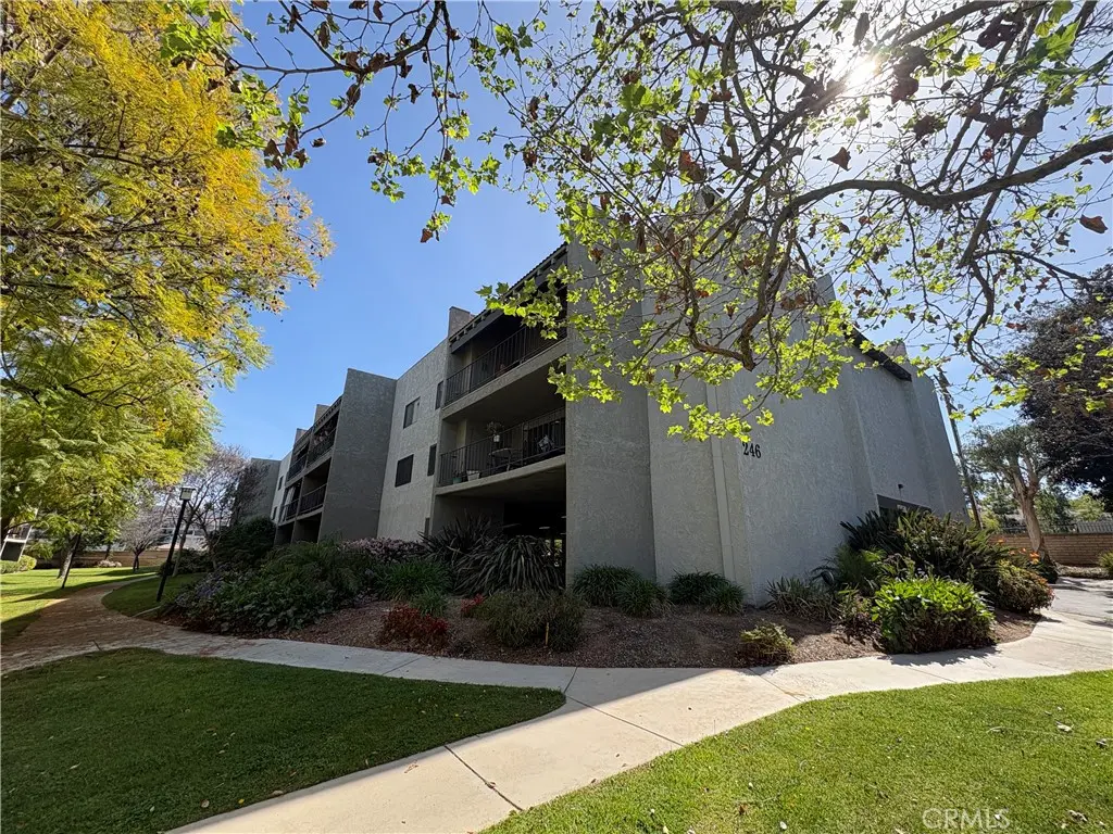 246 E Fern 103, Redlands, CA — listing photo 1