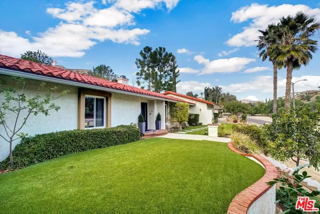 10467 Oakdale Avenue, Chatsworth, CA — listing photo 1