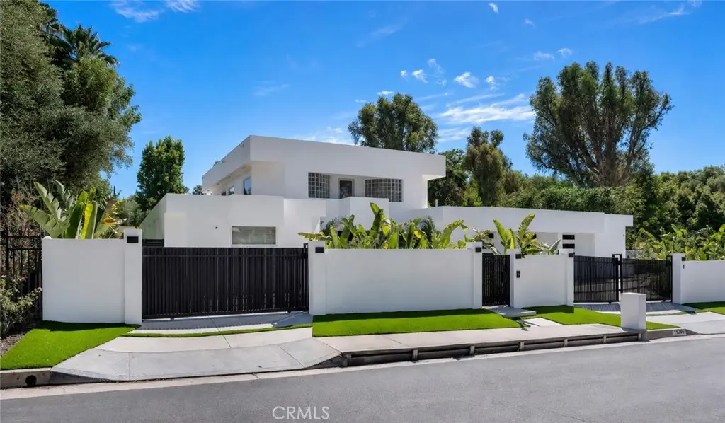 19246 Rosita Street, Tarzana, CA — listing photo 1