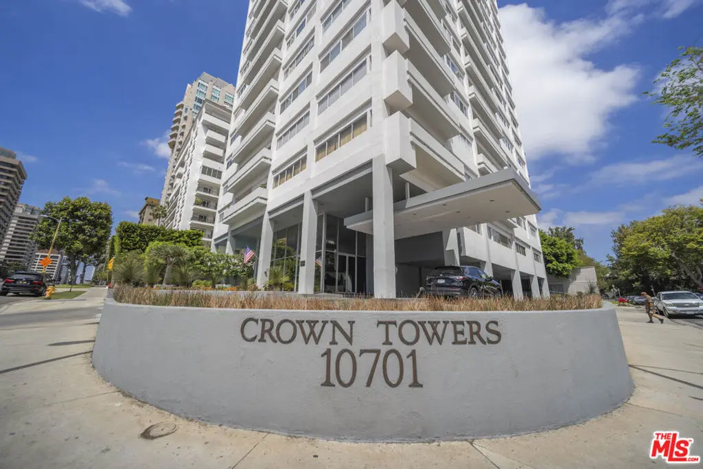 Condominium for sale at 10701 Wilshire Boulevard 2202, Los Angeles, CA featuring 1 bed and 2 baths