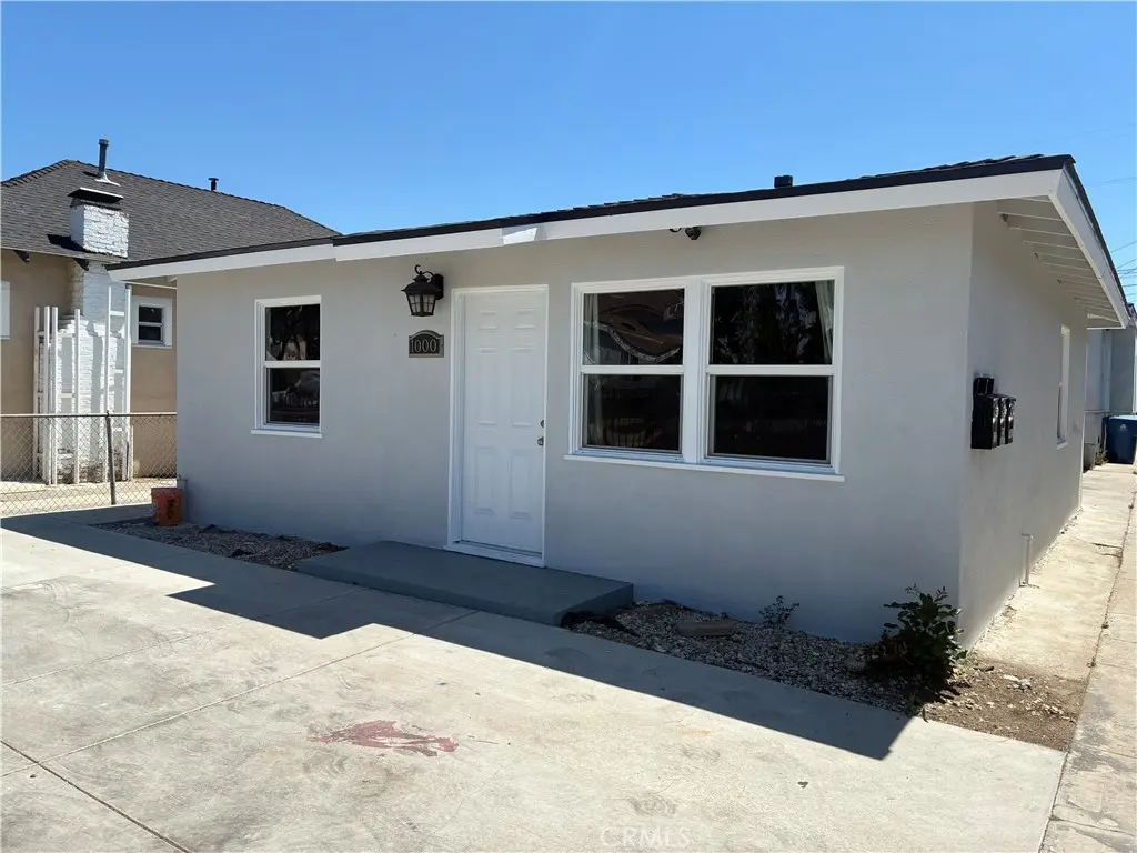 Single Family Residence for rent at 1000 E 54, Los Angeles, CA featuring 2 beds and 1 bath