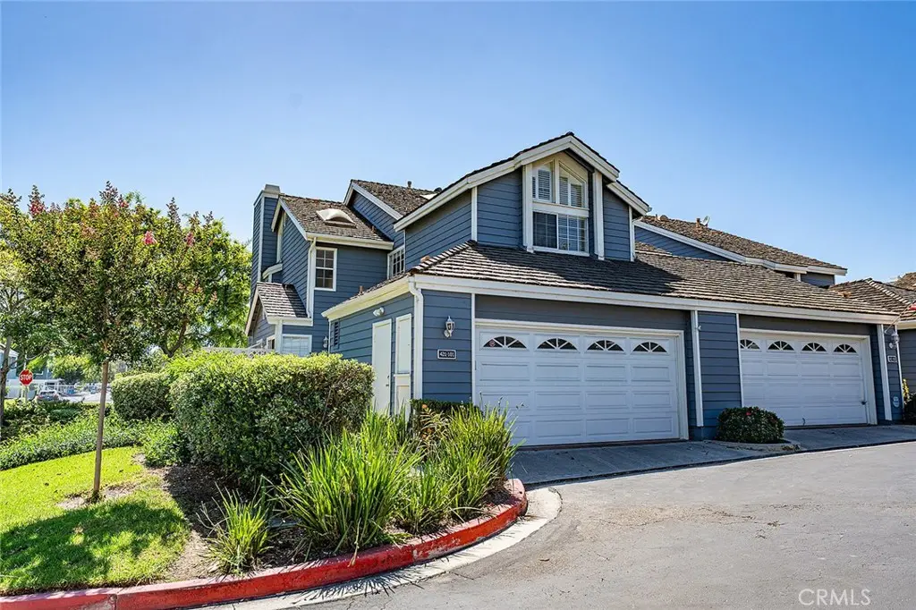 Townhouse for sale at 421 Burlington Court 101, Long Beach, CA featuring 2 beds and 3 baths