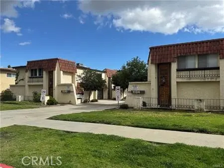 Residential Lease for rent at 1130 W Huntington Drive 8, Arcadia, Los Angeles County, CA featuring 2 beds and 2 baths