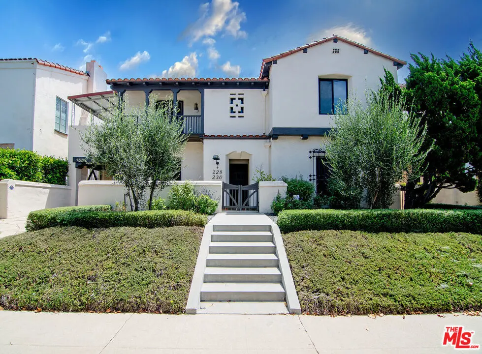 Residential Lease for rent at 228 S Orange Drive, Los Angeles, Los Angeles County, CA featuring 3 beds and 2 baths