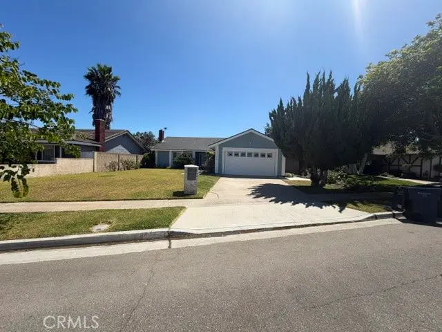 Single Family Residence for rent at 9808 Sturgeon, Fountain Valley, CA featuring 4 beds and 2 baths
