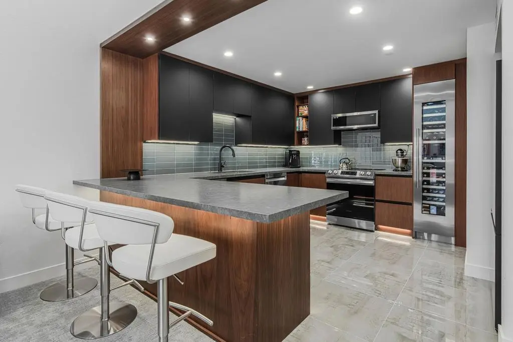 500 E Amado Road 223, Palm Springs, CA — listing photo 1
