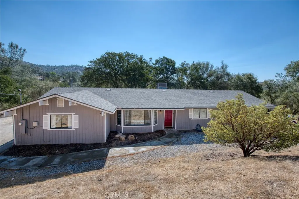 29703 Corral Court S, Coarsegold, CA — listing photo 1