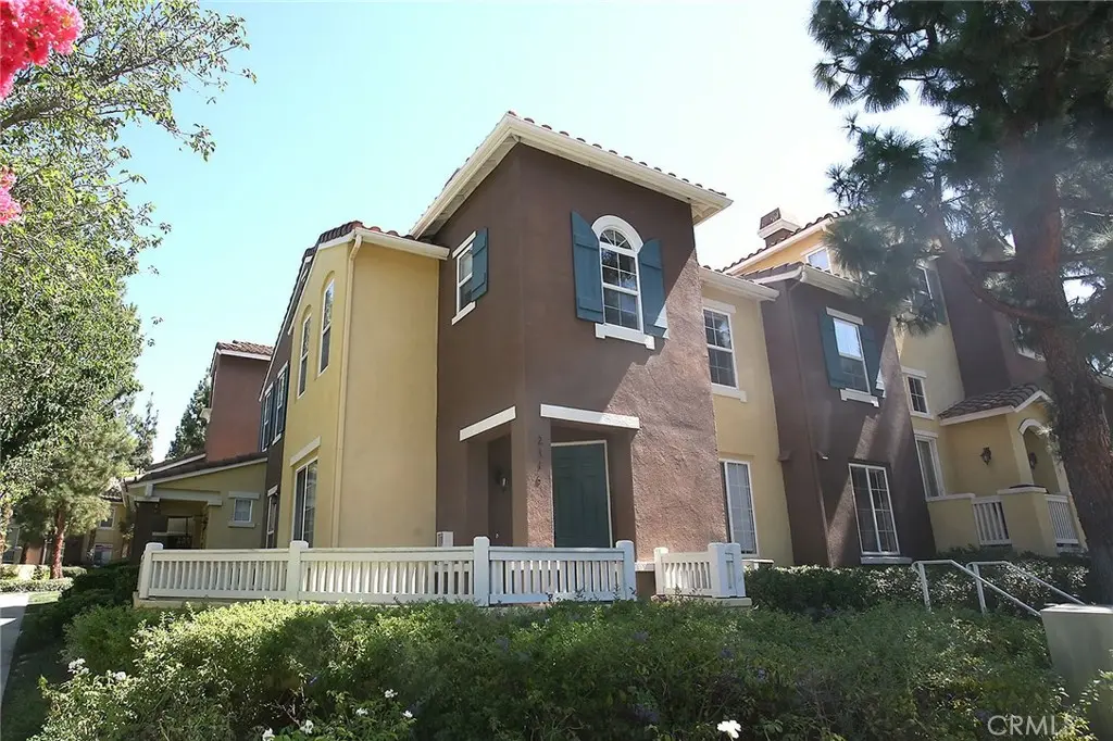 Condominium for rent at 2316 Timberwood, Irvine, CA featuring 3 beds and 3 baths