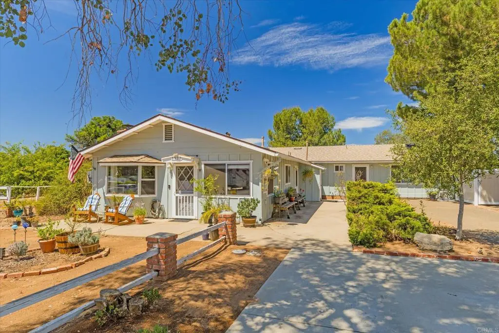 1977 Rowley Avenue, Ramona, CA — listing photo 1